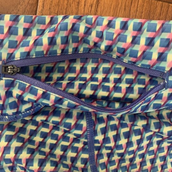 Athleta Vivid Sonar Capri Leggings Cropped Colorful Geometric Womens Size Small - Picture 8 of 9